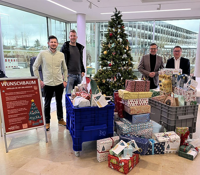 'Wishing Tree' initiative in Germany, where GRAMMER employees fulfilled Christmas wishes for children from disadvantaged families (photo)